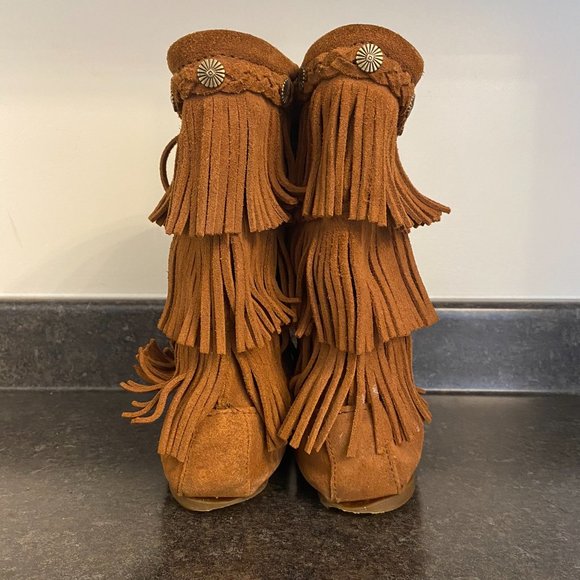 Minnetonka Kids Tall Fringed Moccasins - Size 1 - Picture 5 of 9